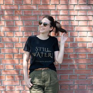 MAJICA: J.R. AUGUST – STILL WATERS (Ž)